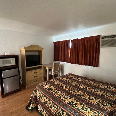 Sherwood Motel Палмдейл Екстериор снимка